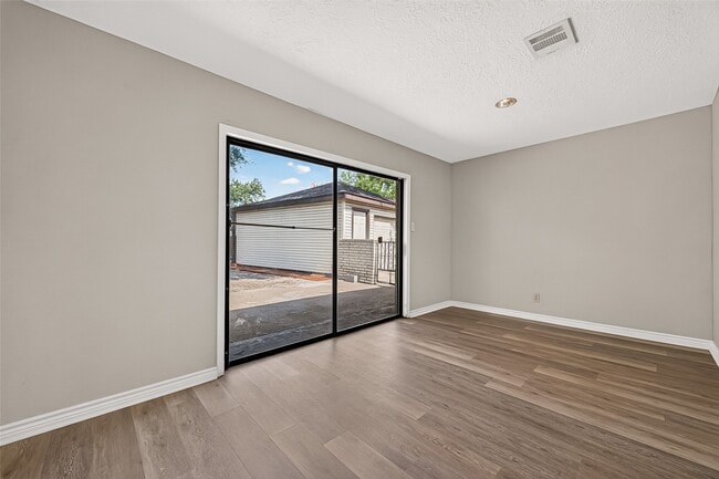 Building Photo - 11710 N Petersham Dr
