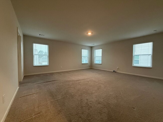 Building Photo - Beautiful and Spacious 5BR 4.5BA Home w/ Full Appliance Kitchen • Garage in Fairburn