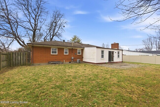 Building Photo - 2403 Silverbrook Ave