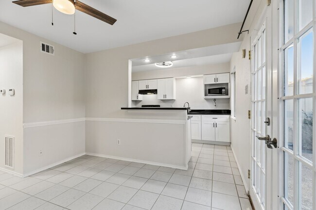 Building Photo - 6422 Burgoyne Dr.