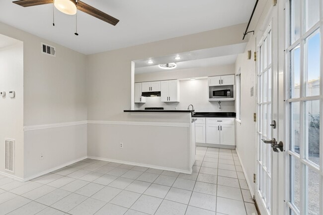 Building Photo - 6422 Burgoyne Rd