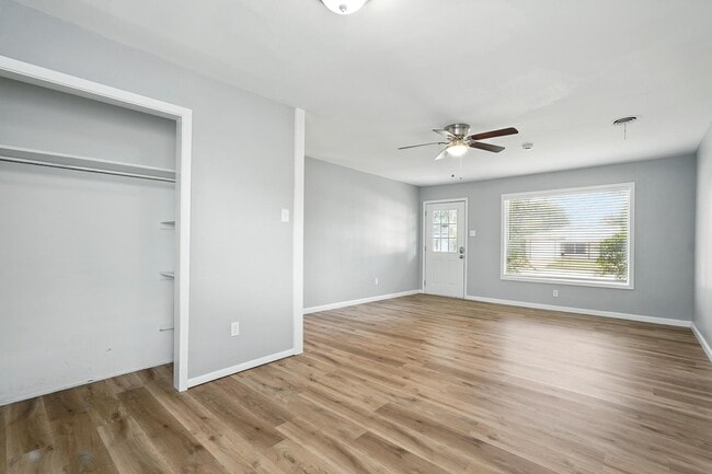 Building Photo - 5107 Durango Dr
