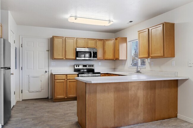 Building Photo - 353 N 360 W