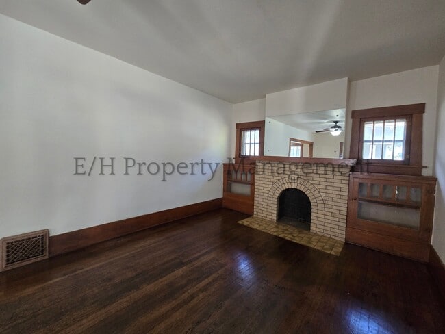 Building Photo - 907 N Faulkner St