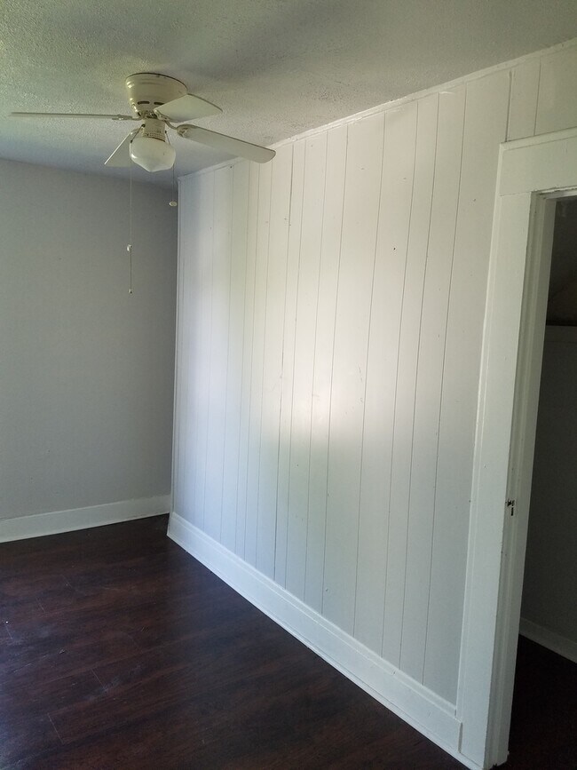 Building Photo - 156 Gunckel Ave