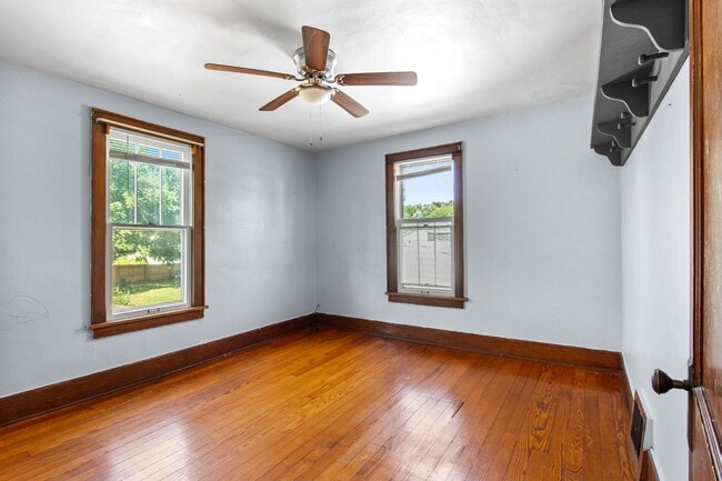 Building Photo - ? Charming Home in the Heart of Newark! ?