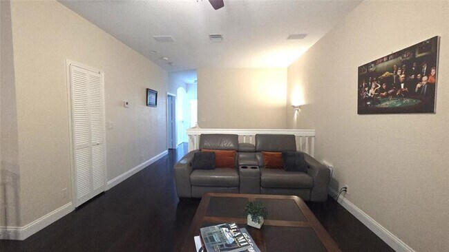 Building Photo - 504 W Palm Aire Dr