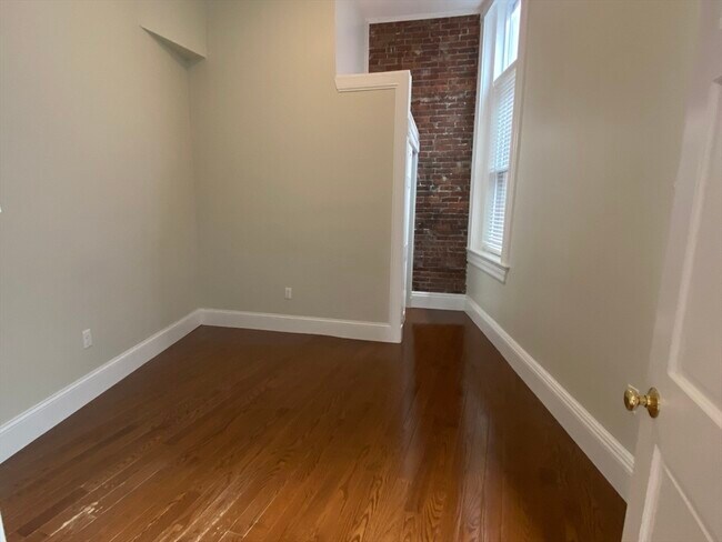 Building Photo - 9 Mt Vernon St