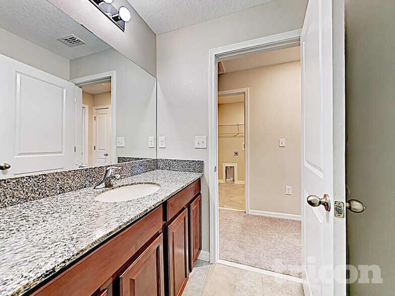 Building Photo - 10027 RoseMary Leaf Ln