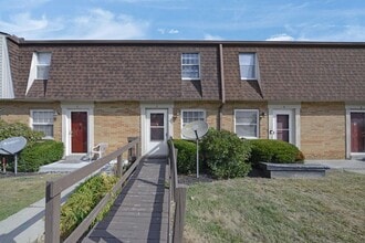 Building Photo - 5696 Beechcroft Rd