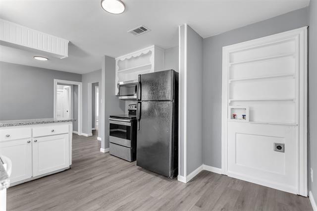 Building Photo - 904 N Virginia St