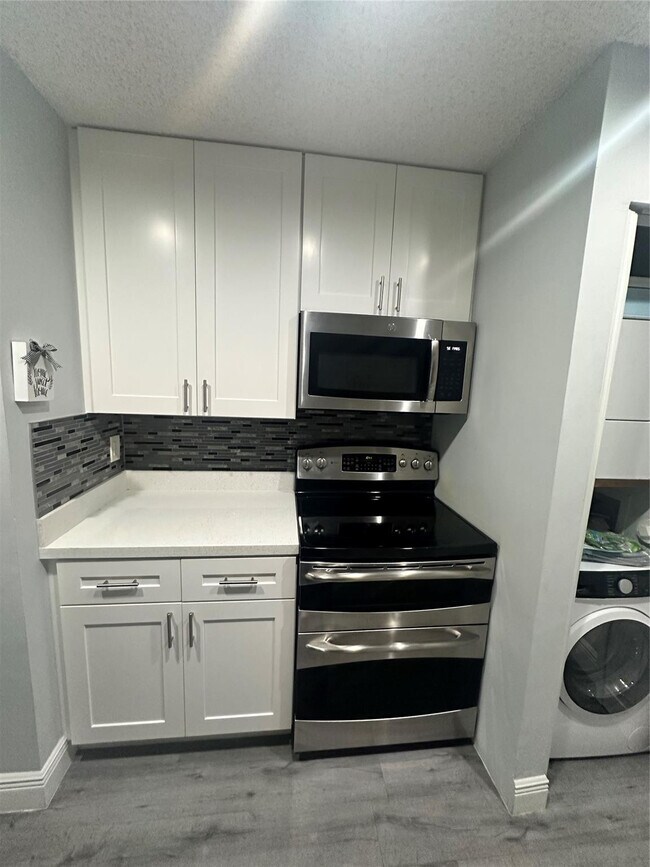 Building Photo - 401 SW 86th Ave