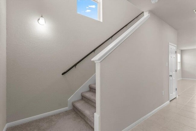 Building Photo - 121 Emerald Pass