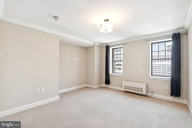 Building Photo - 1701-15 Locust St