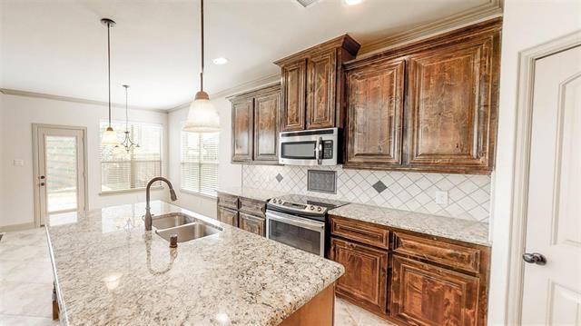 Building Photo - 941 Lake Meadow Ln
