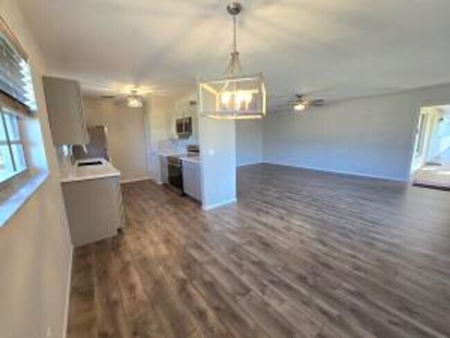 Building Photo - 2 Bed 2 Bath $1700 Rental 55+ in Vista St ...