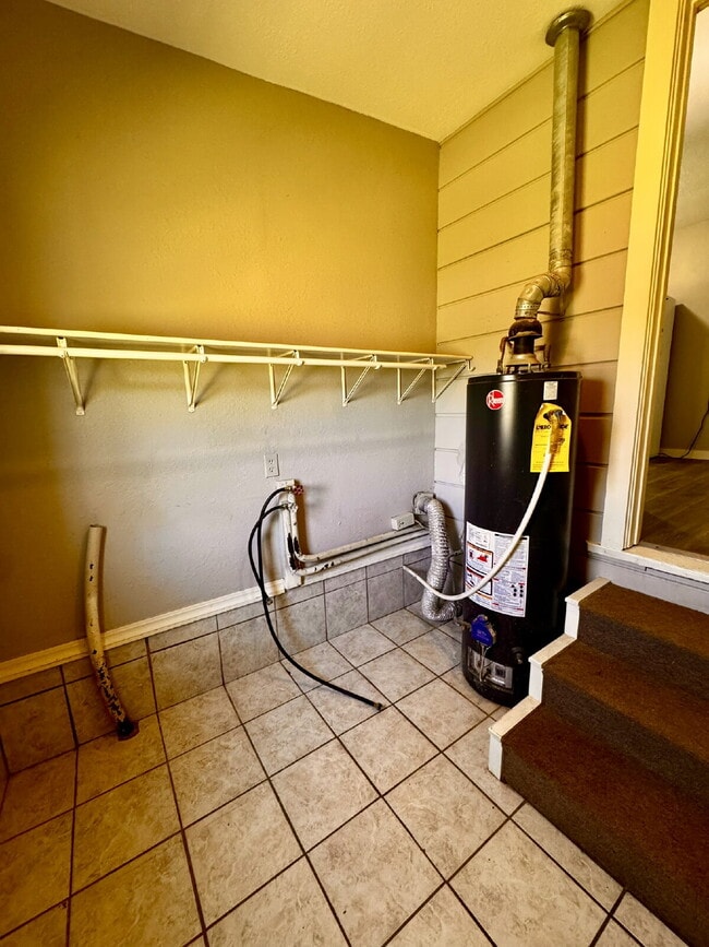 Building Photo - 803 E Greenfield St