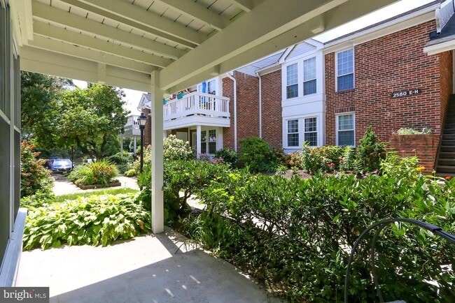 Building Photo - 2582-C S Arlington Mill Dr