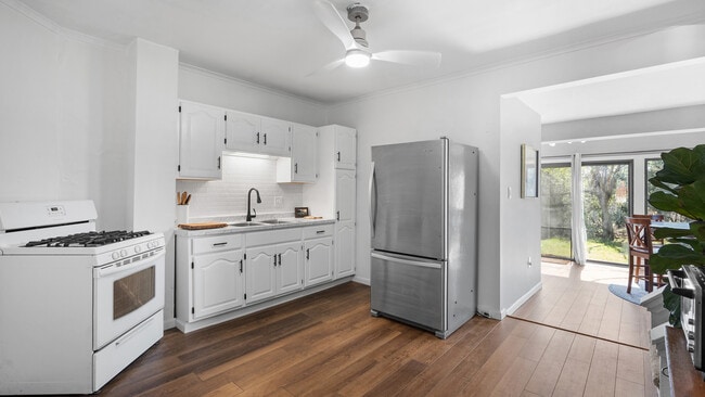 Building Photo - 4300 Bristol St