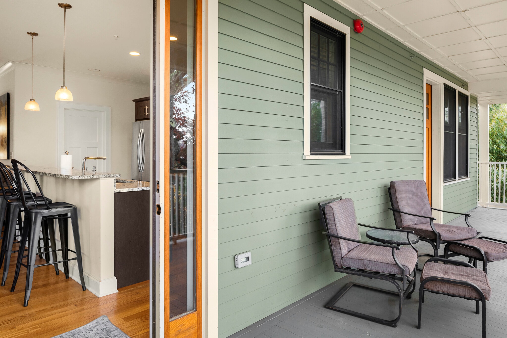 Building Photo - 279 E Chestnut St