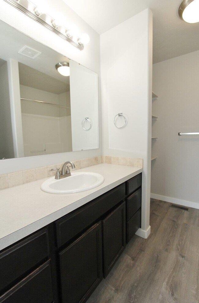 Building Photo - 2897 W Jayton Dr
