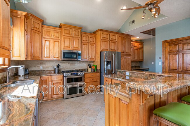 Building Photo - 217 16th St