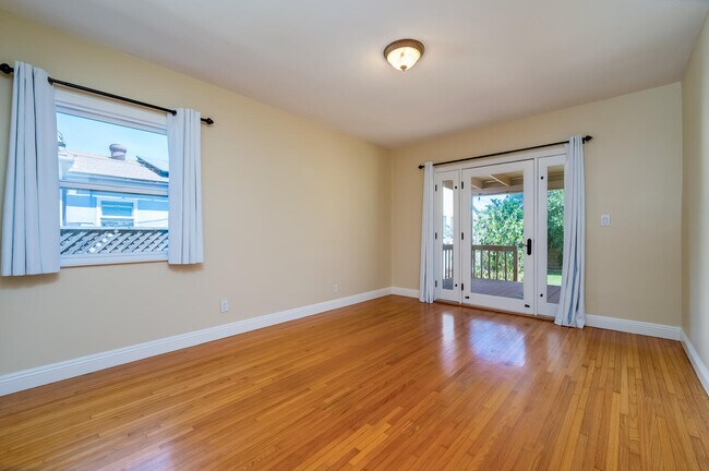 Building Photo - 3618 Walnut Ave