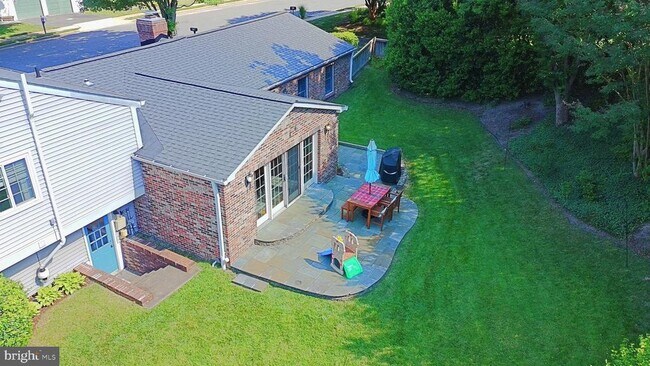 Building Photo - 8097 Winding Way Ct