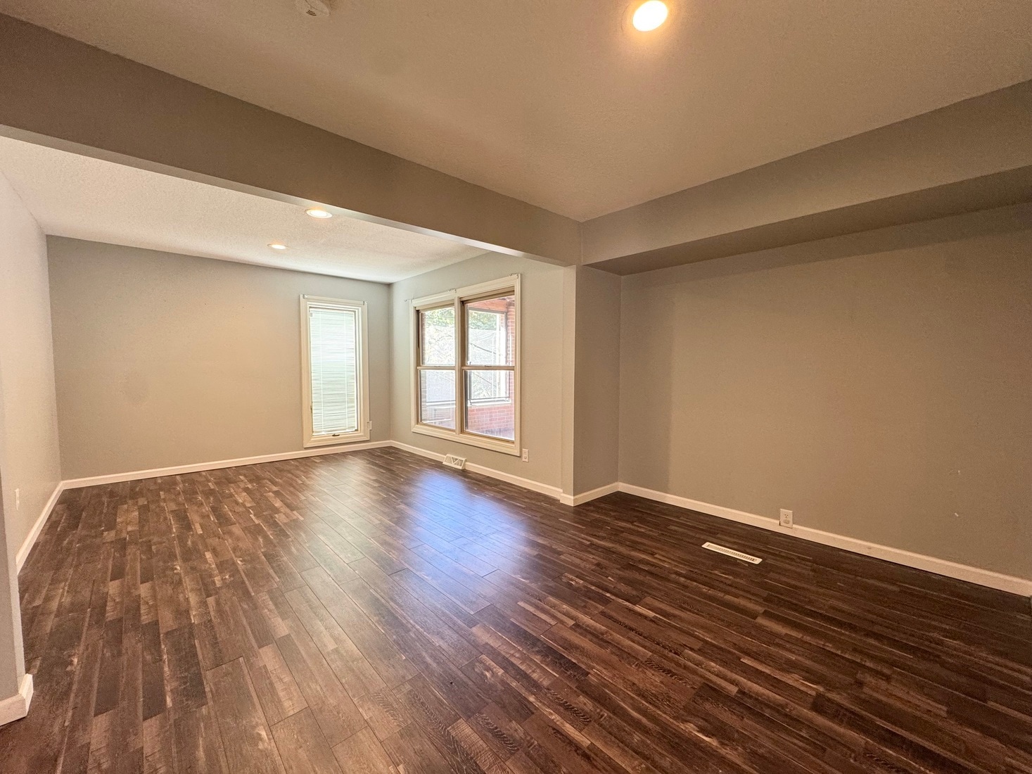 Building Photo - 3640 N Walnut St