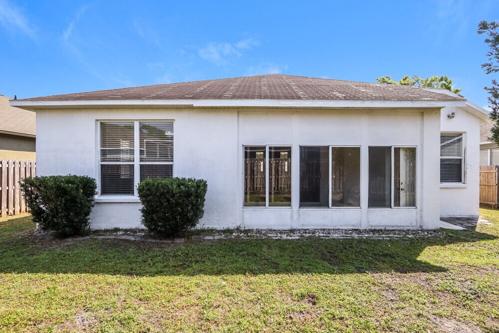 Building Photo - 1627 Wakefield Dr