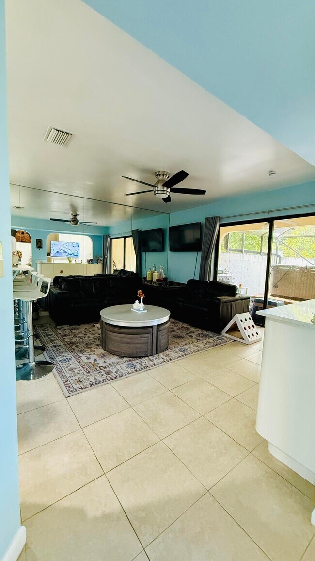 Building Photo - 9124 Villa Portofino Cir