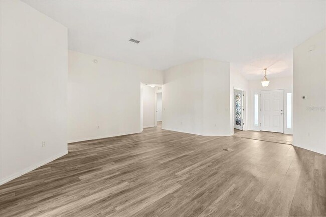 Building Photo - 410 Central Mariners Dr