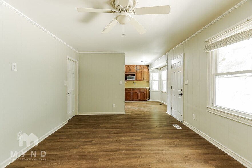 Building Photo - 1840 Westridge Dr