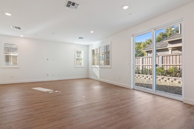 Building Photo - 3012 Vasquez Ct