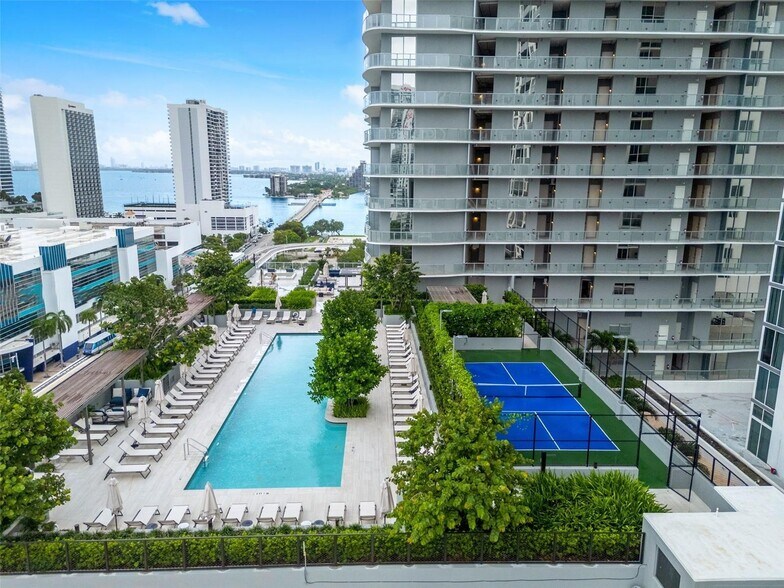 Building Photo - 1400 Biscayne Blvd