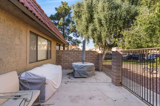 Building Photo - 735 Apple Tree Ct