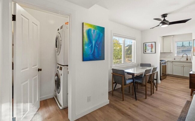 Building Photo - Downtown Santa Barbara 2 Bedroom