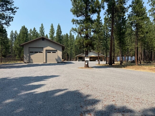 Building Photo - 153550 Little River Loop