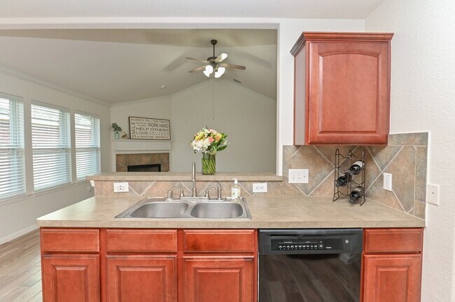 Building Photo - 4022 Mt Everest Way