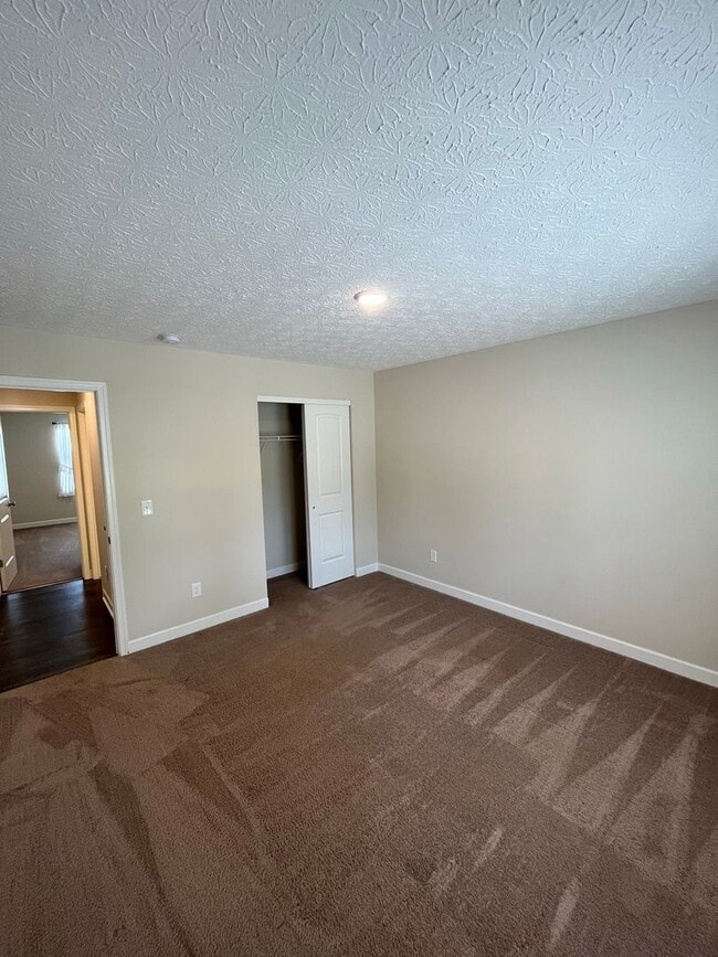 Building Photo - Charming Rural Retreat in Richwood- Fiber Internet Included!