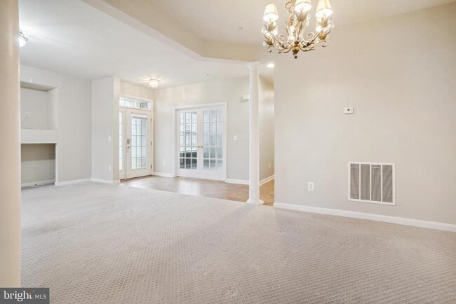 Building Photo - 13930 Greendale Dr