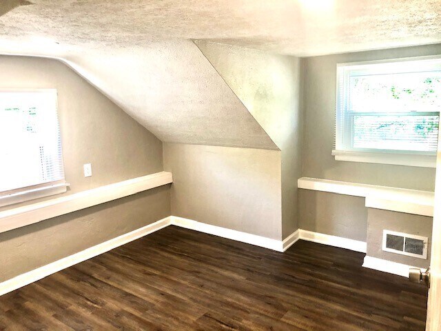 Building Photo - 4355 Norwaldo Ave