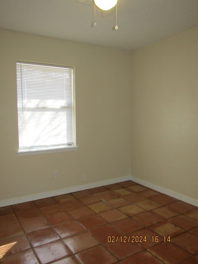 Building Photo - Home located in the Cache area!