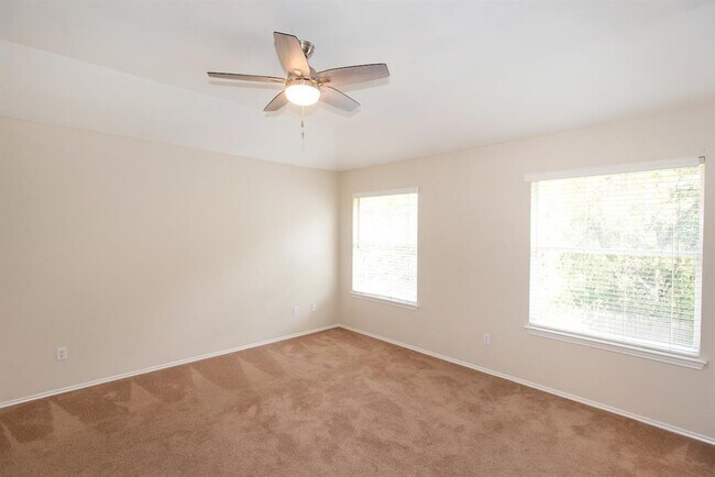 Building Photo - 9025 Vigen Cir