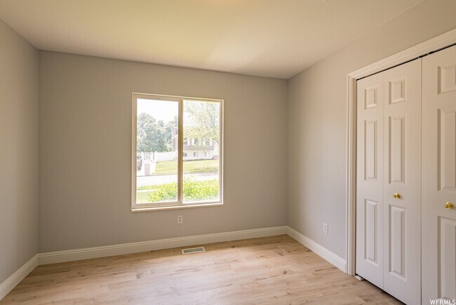 Building Photo - 1444 W 6415 S