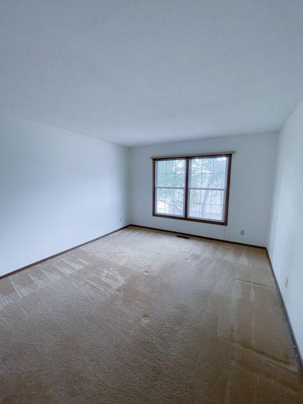 Building Photo - 10943 Sumter Ave S