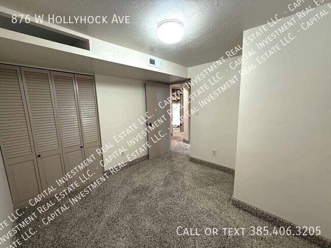 Building Photo - 876 Hollyhock Ave