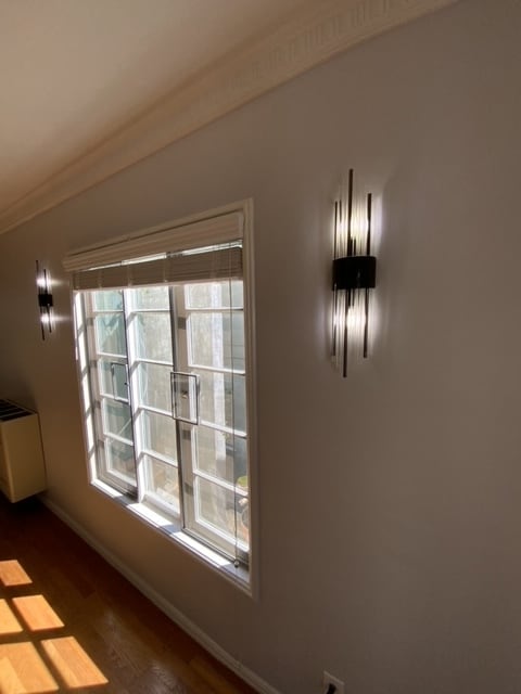 Building Photo - 2028 3/4 Argyle Ave