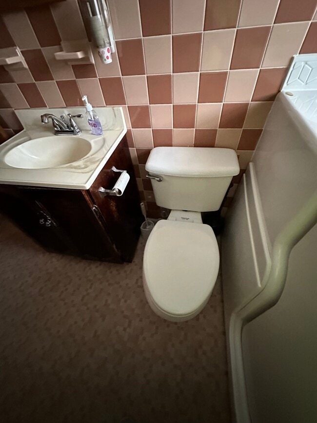 Building Photo - 503 S Pontiac Ave