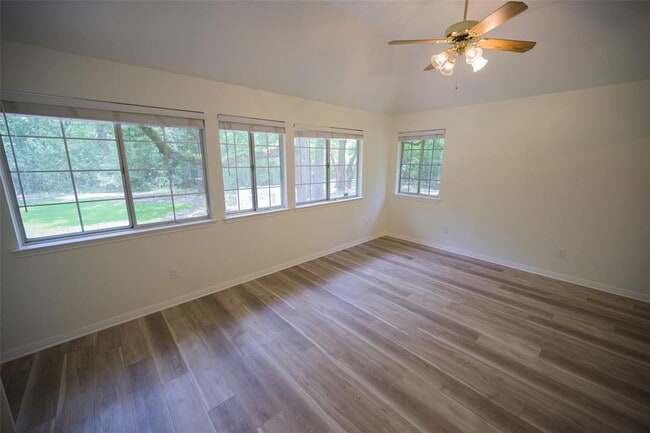 Building Photo - 6000 La Naranja Ln
